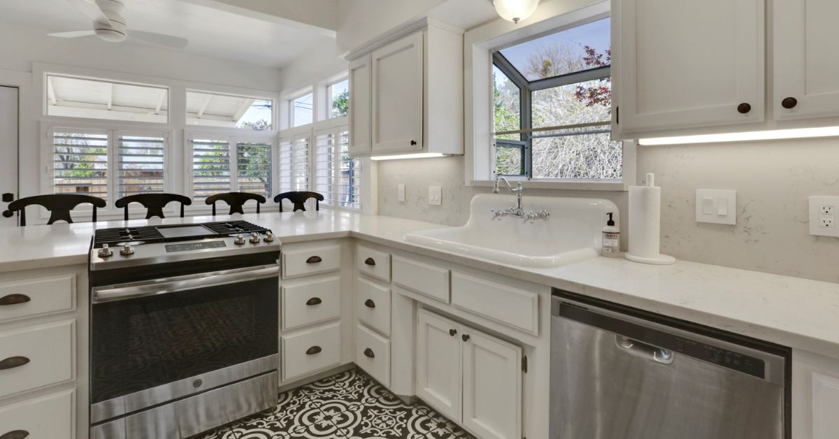 13 Tips for Maintaining Your Farmhouse Kitchen Sink