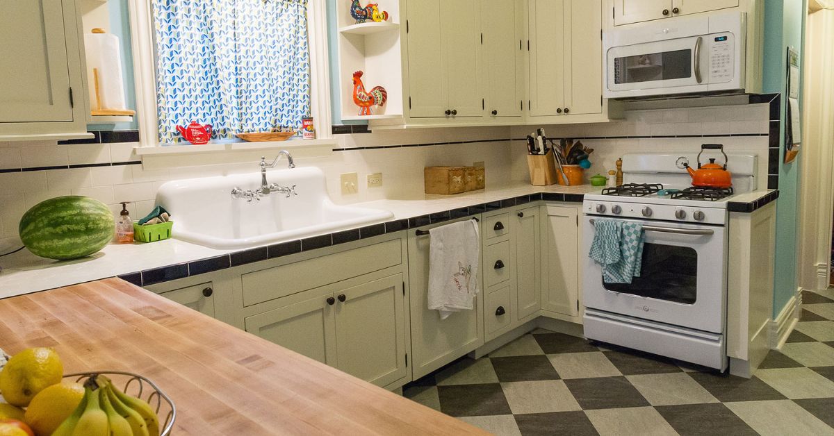 13 Tips for Maintaining Your Farmhouse Kitchen Sink