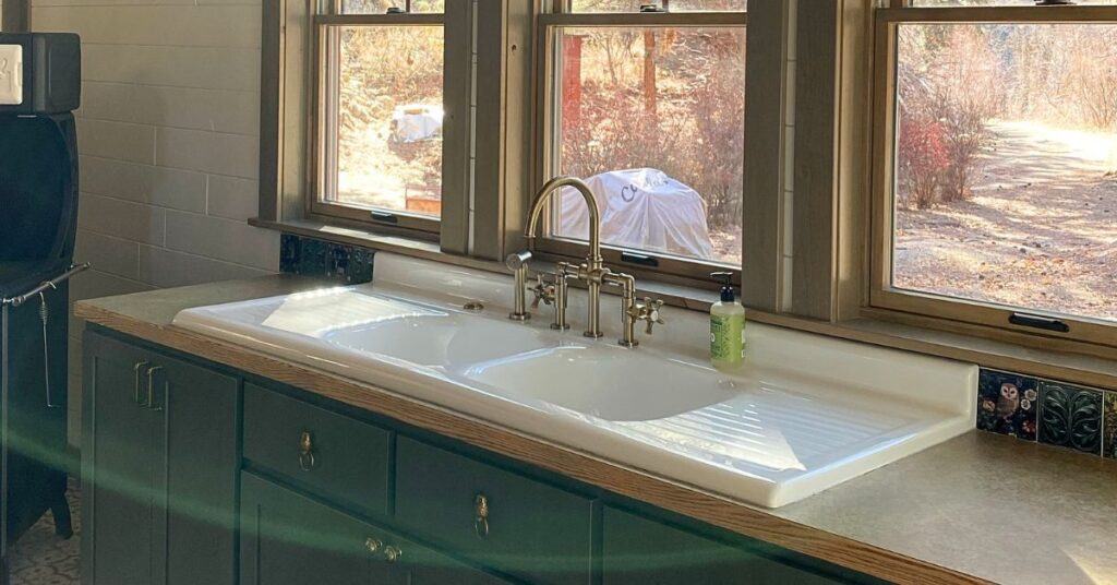 How To Clean Vintage Porcelain Farm Sinks